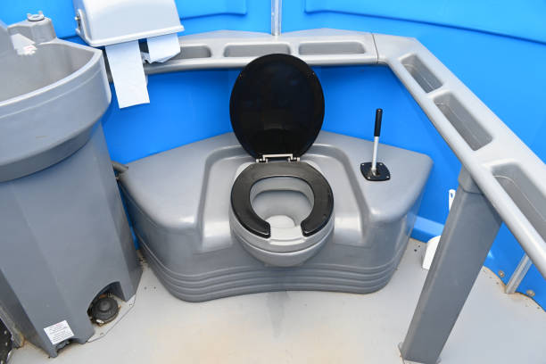 Best Porta potty rental near me  in Angola, IN
